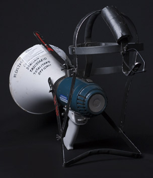 Bruthaus artefacts kunst megafoonmasker